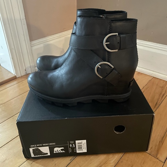 buckle arctic boots